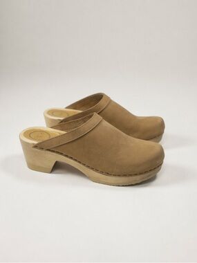 NO.6 old school mid heel clog in bone sz 38